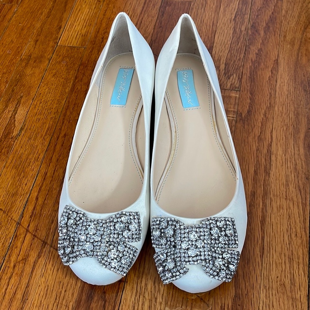Blue by Betsy Johnson Bridal Flats womens 9.5